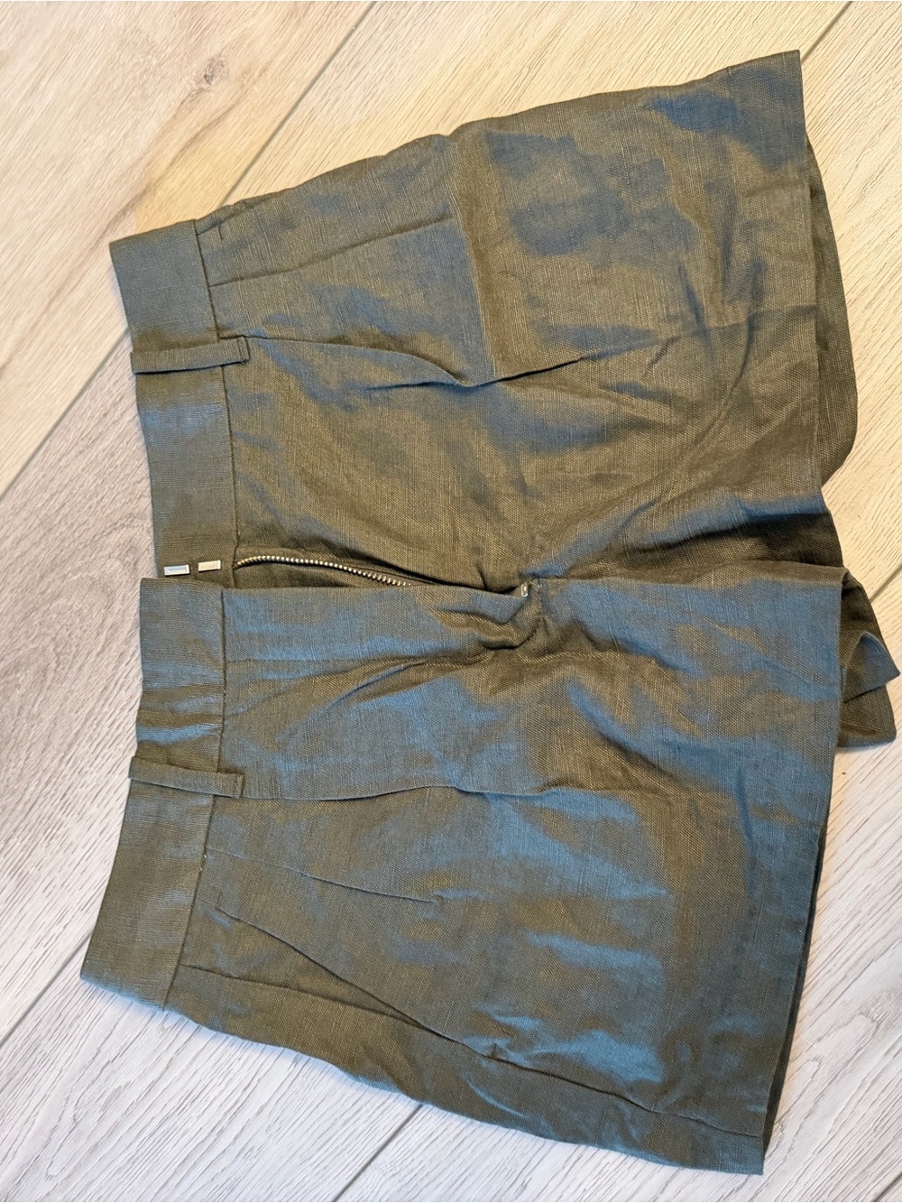 Aritzia Olive Green High-Waist Tailored Women's Shorts